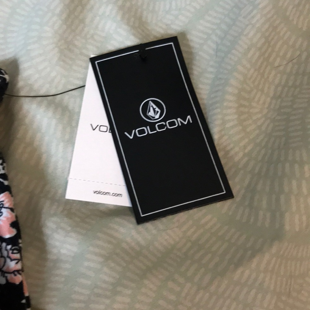 Romper - Picture 2 of 4